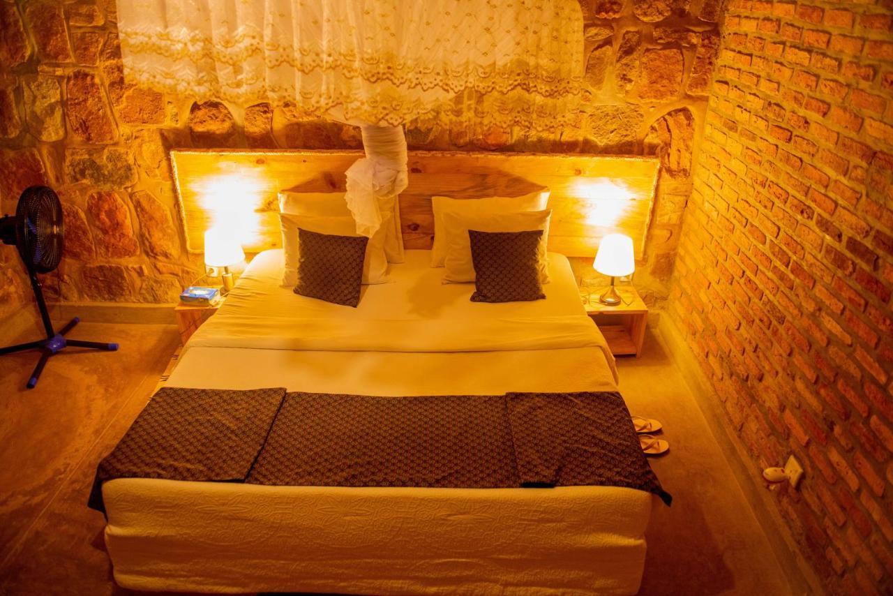 Akagera Transit Lodge Esterno foto