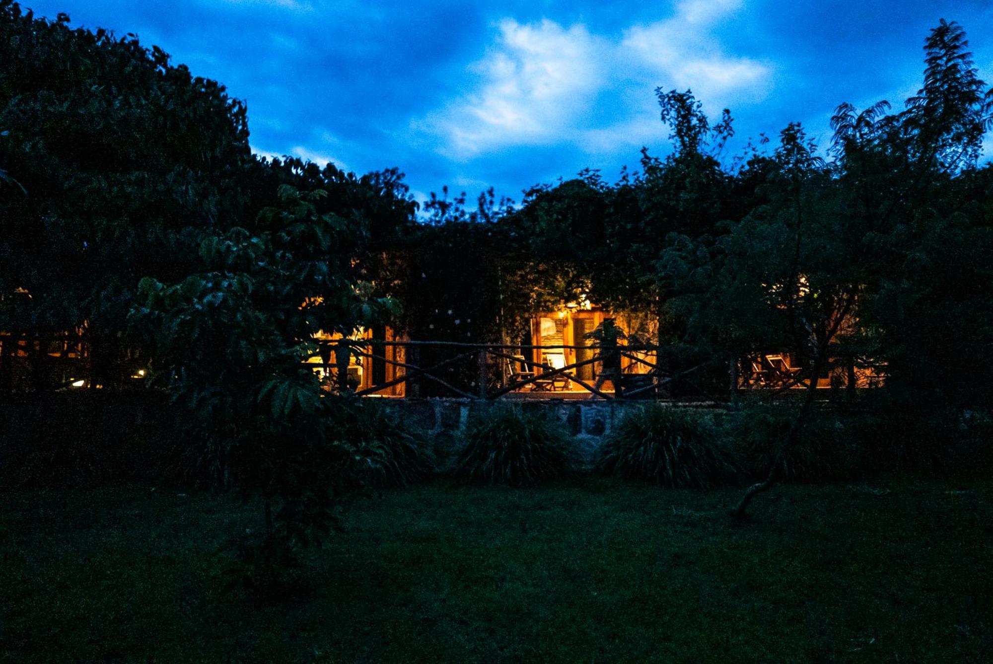 Akagera Transit Lodge Esterno foto